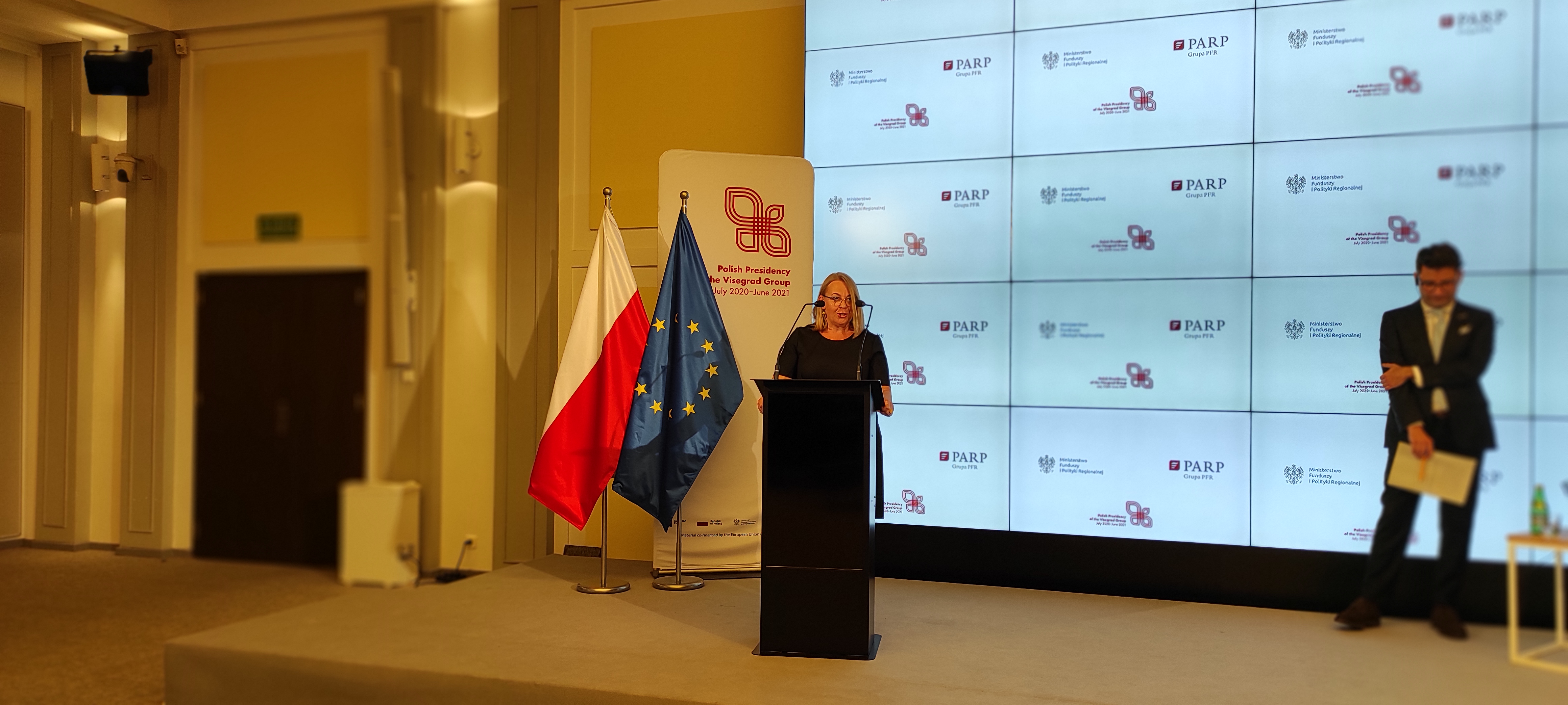 Prezes PARP Małgorzata Oleszczuk w czasie wystąpienia na konferencji