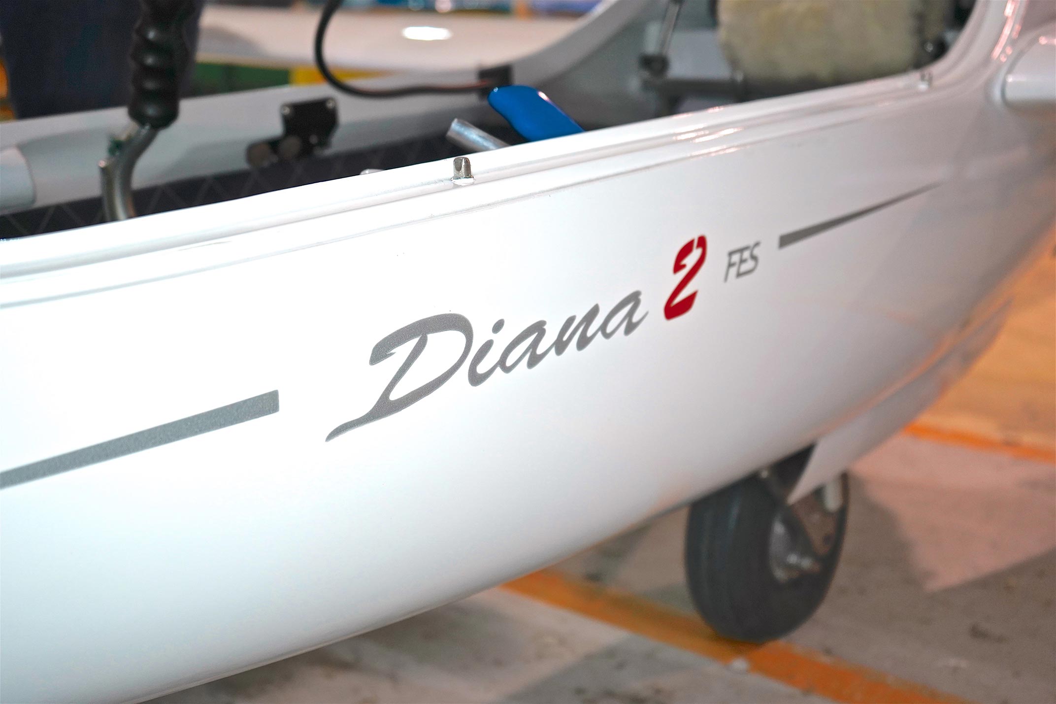 widok boku szybowca Diana 2