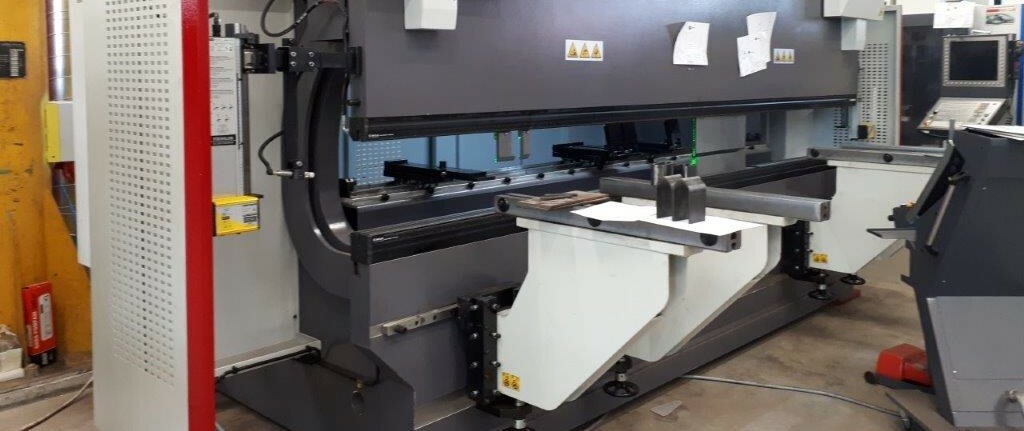 Zdjęcie prasy krawędziowej w fimie ZM Jabłonski